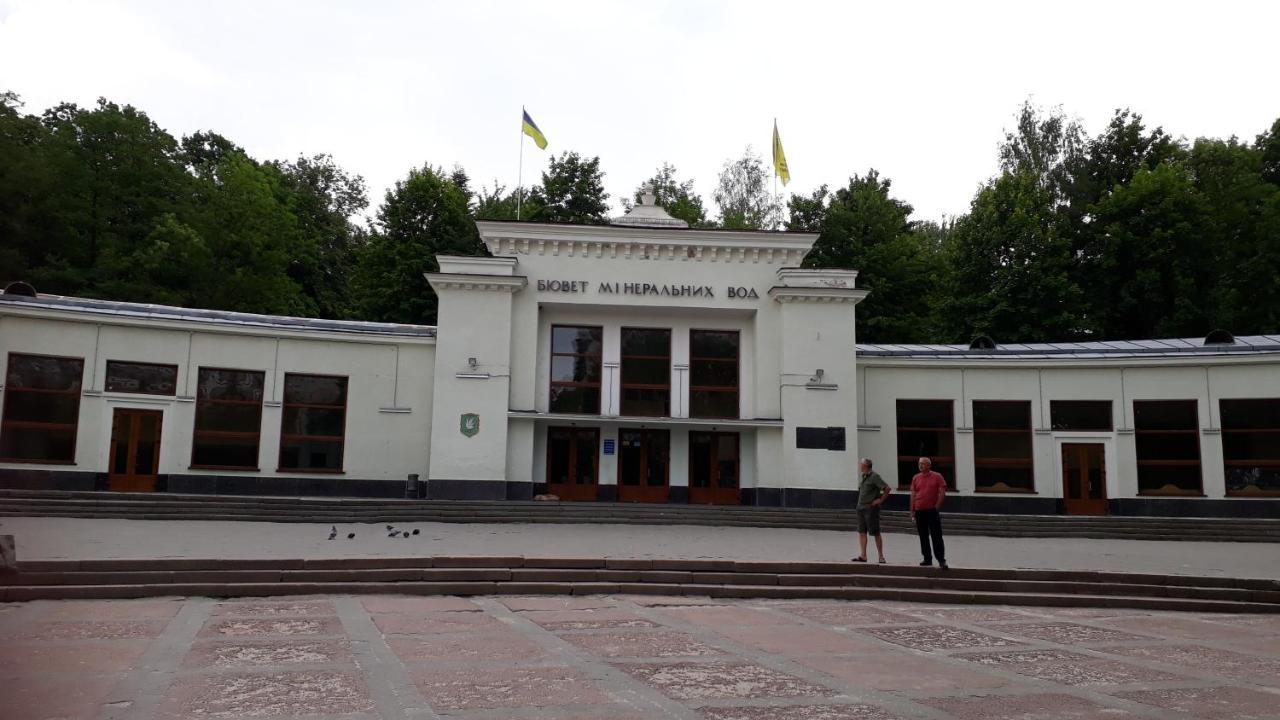 Апартаменты Люкс в Центре Трускавца Трускавец Экстерьер фото